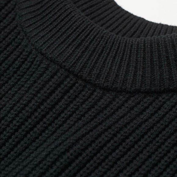 H&M Ribbed Sweater Vest Size M Black Never Worn - Picture 2 of 6